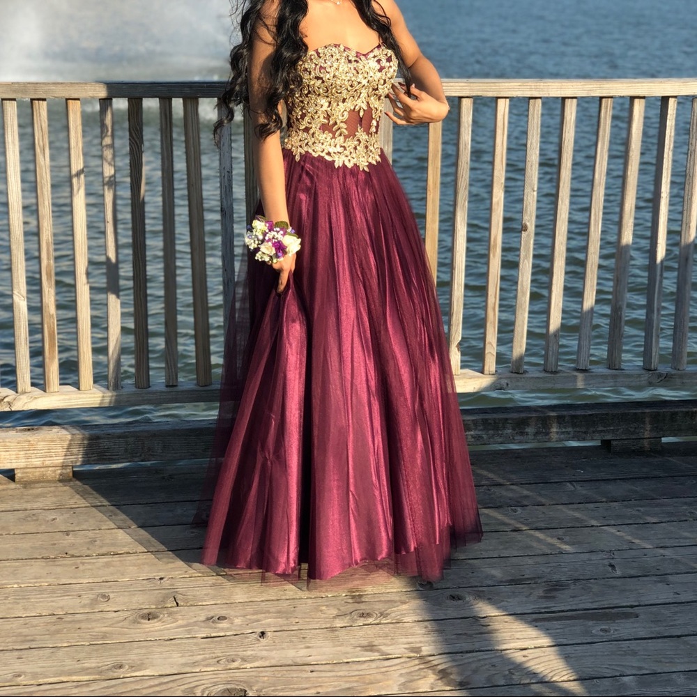 Prom dress (long) - Picture 2 of 4